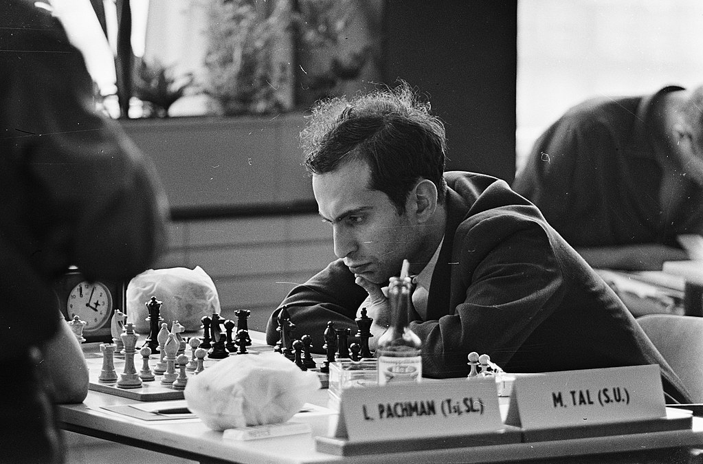 Nesterovsky bros Chess - Mikhail Tal-Chess Legend